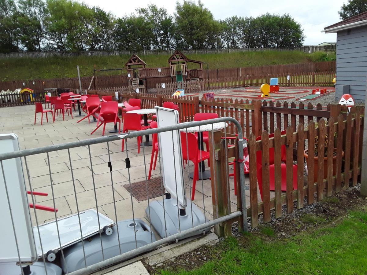 Holiday home 3 Bed Caravan Approx 10 Mins From Bill 1 *